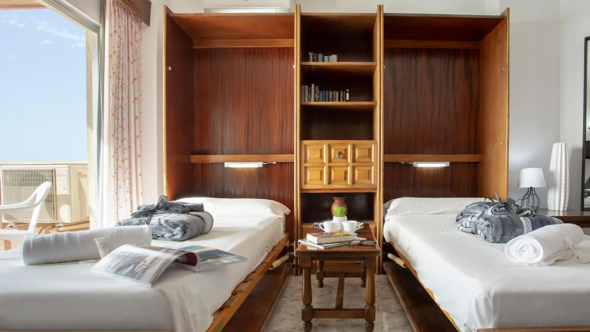 1004 - Beachfront Apartment On El Paseo, 4 Pers - Air Conditionning - Wi-Fi - Smart Tv Almuñécar