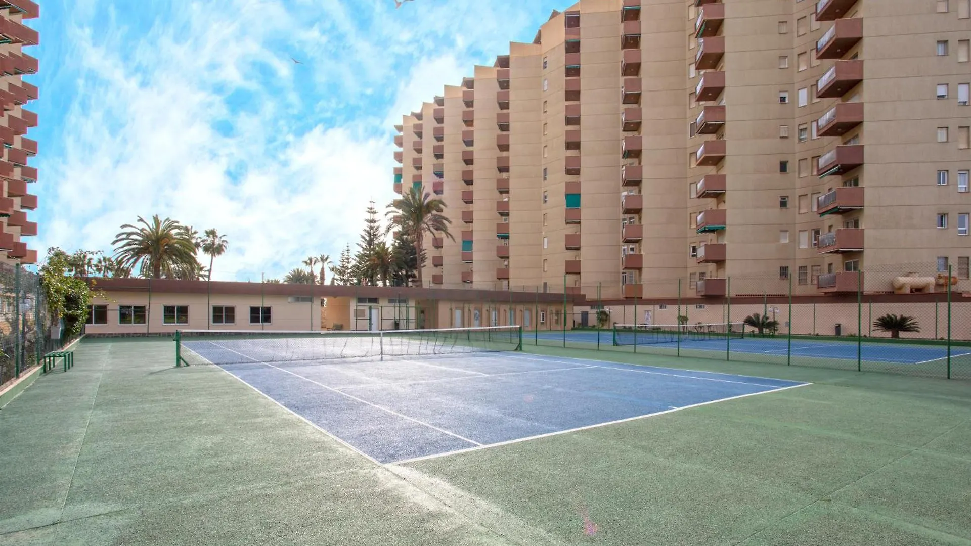 1004 - Beachfront Apartment On El Paseo, 4 Pers - Air Conditionning - Wi-Fi - Smart Tv Almuñécar