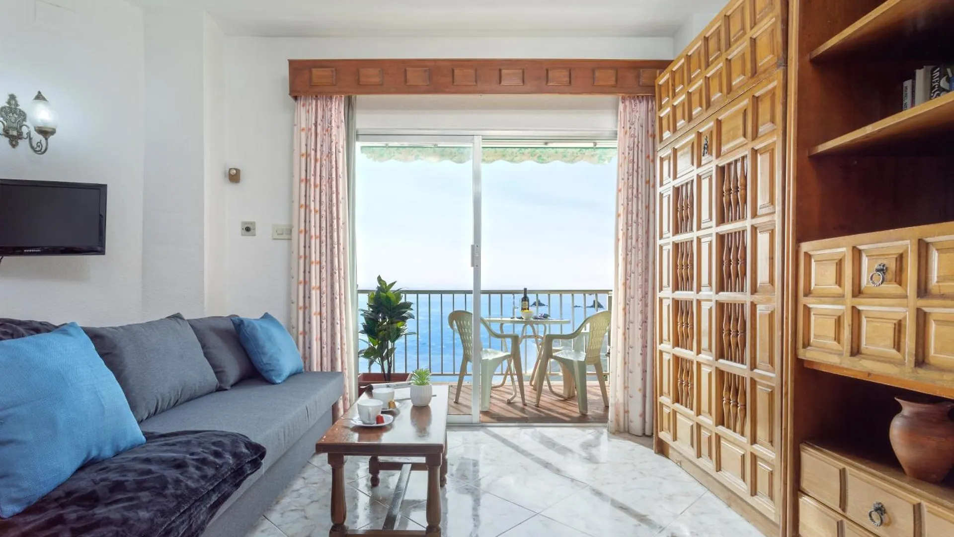 1004 - Beachfront Apartment On El Paseo, 4 Pers - Air Conditionning - Wi-Fi - Smart Tv Almuñécar